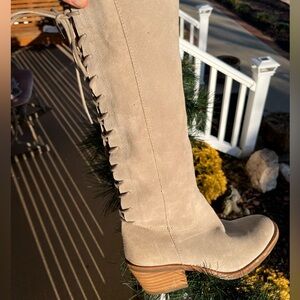 Söfft Sharnell Heeled Boots | Sz. 6.5 | Tan Suede